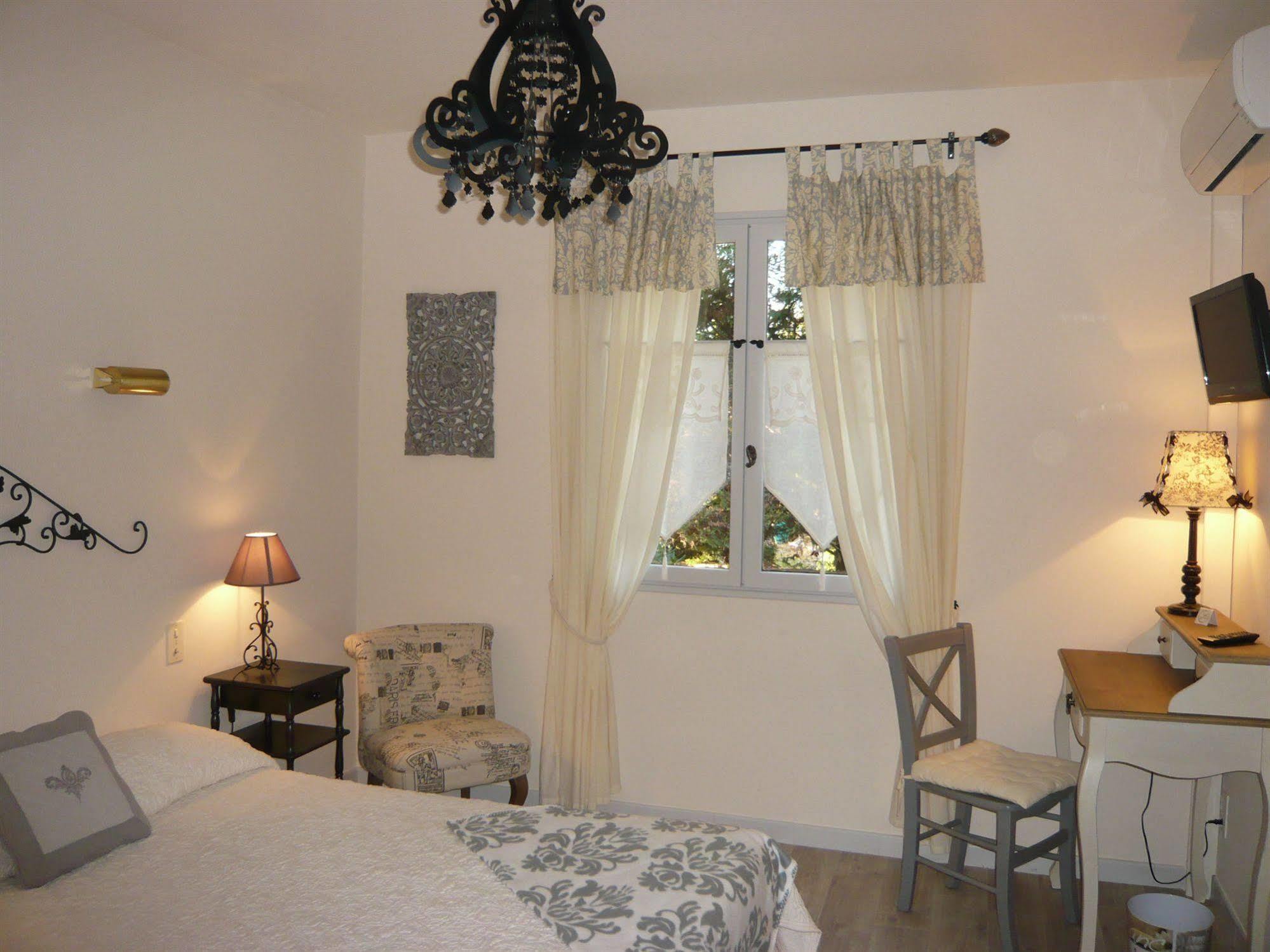 Mistral Hotel 3*
