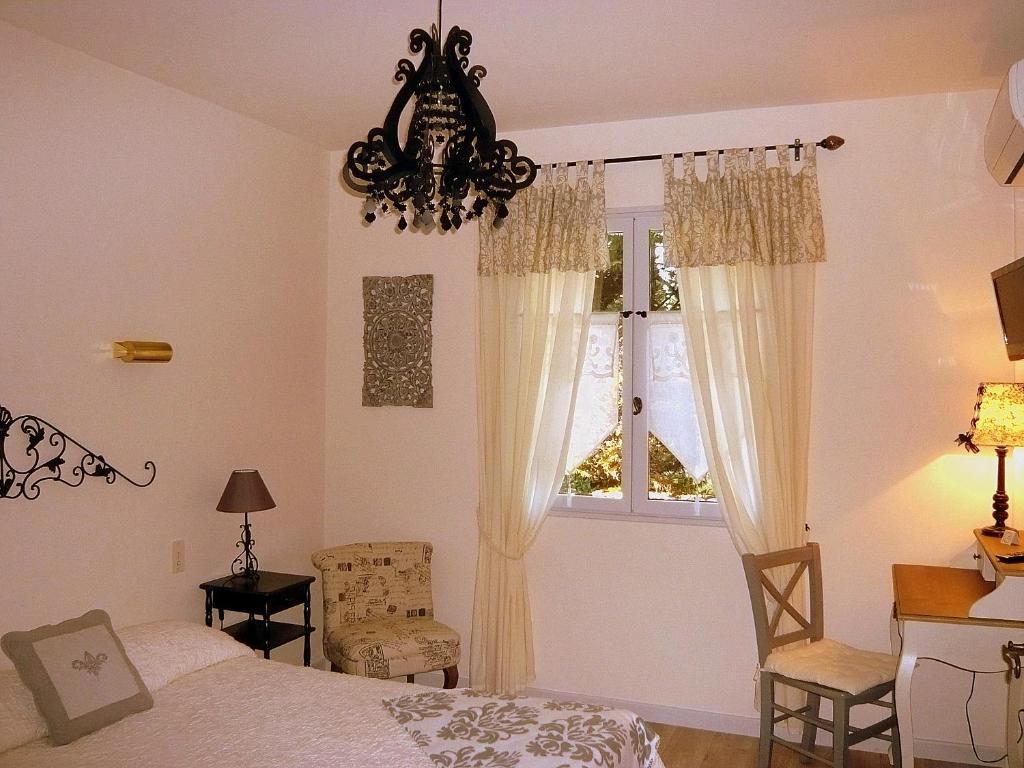 Mistral Mas-Blanc-des-Alpilles